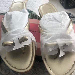 Kate spade petit Metallic leather bow flip-flops